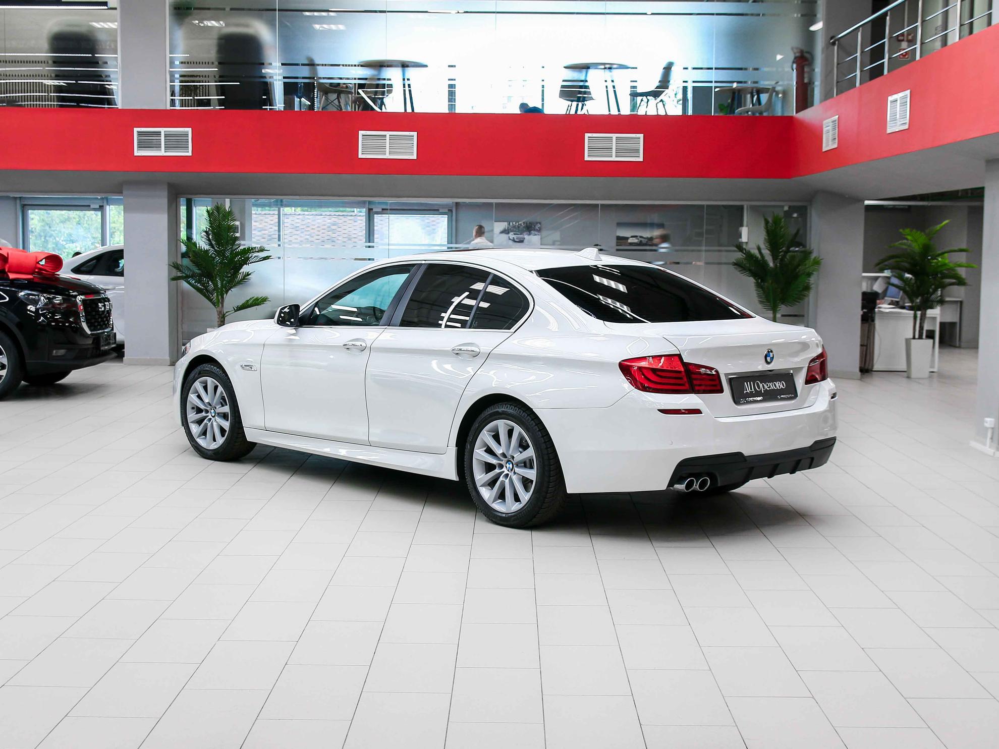 BMW 5 серии 2011, белый, ДЦ Орехово