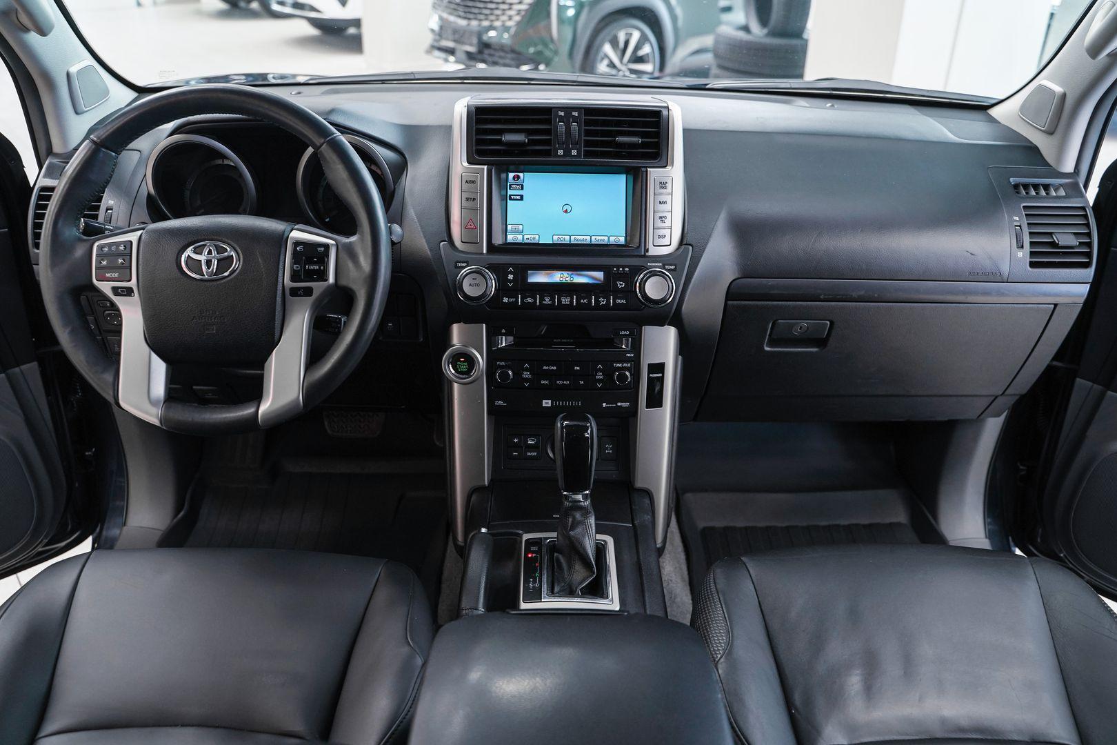 Toyota Land Cruiser Prado 2010, серый, ДЦ Орехово