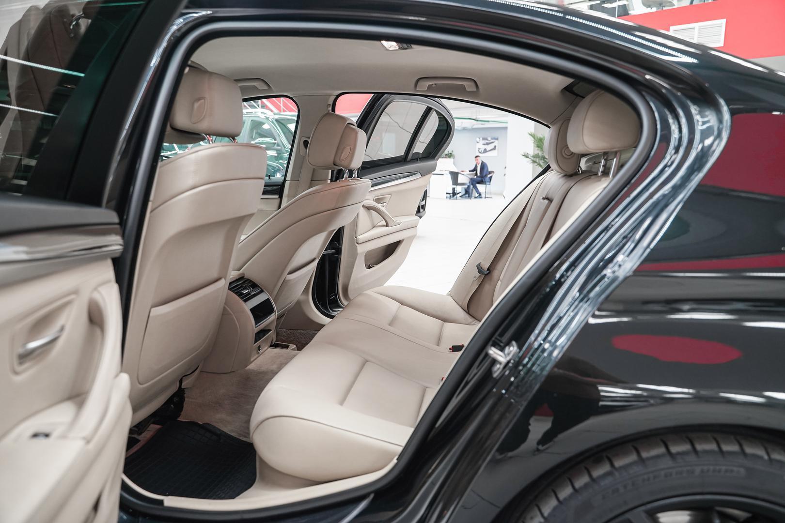 BMW 5 серии 2012, черный, ДЦ Орехово