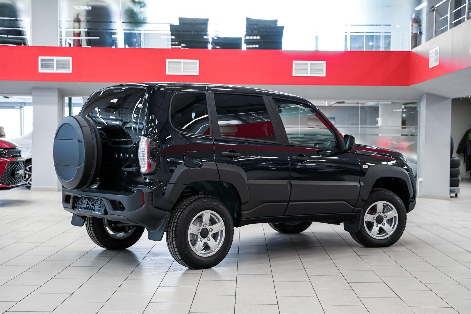 LADA (ВАЗ) Niva 2025, зеленый, ДЦ Орехово
