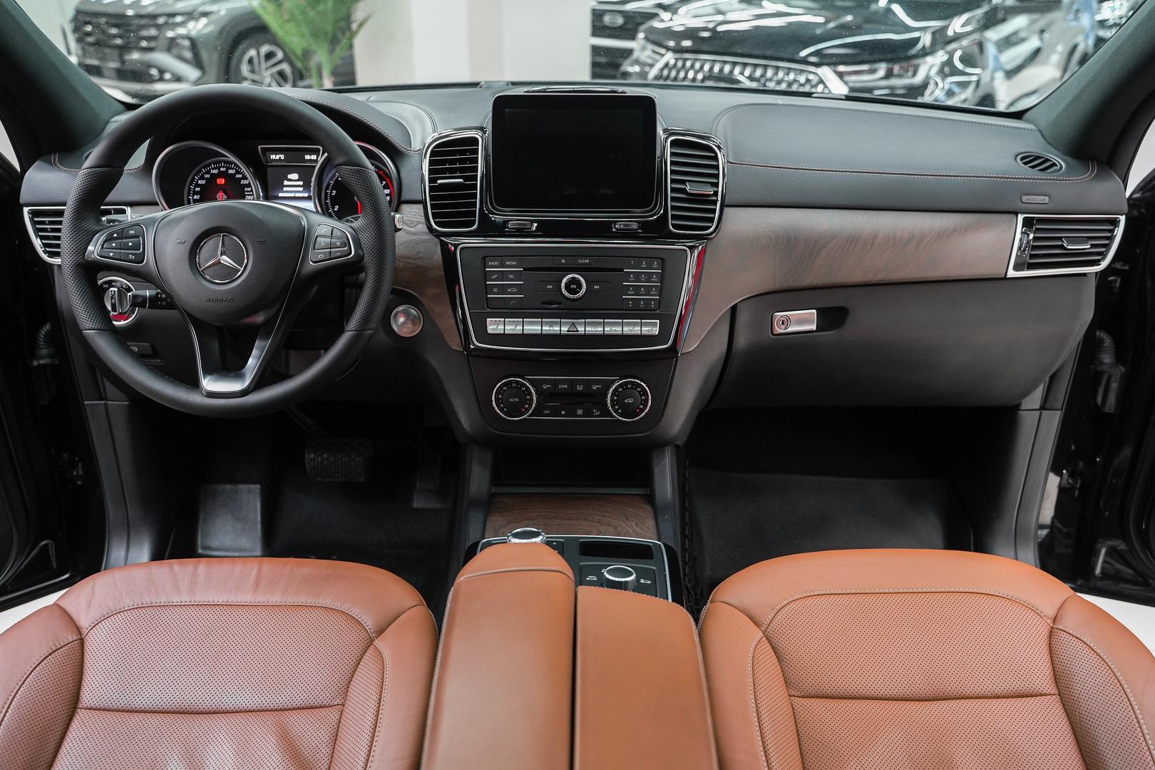 Mercedes-Benz GLE Coupe 2017, черный, ДЦ Орехово