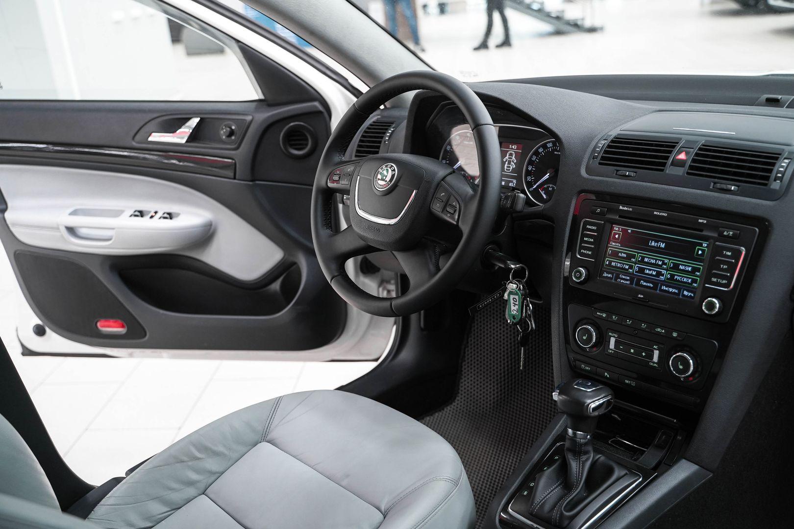 Skoda Octavia 2012, белый, ДЦ Орехово