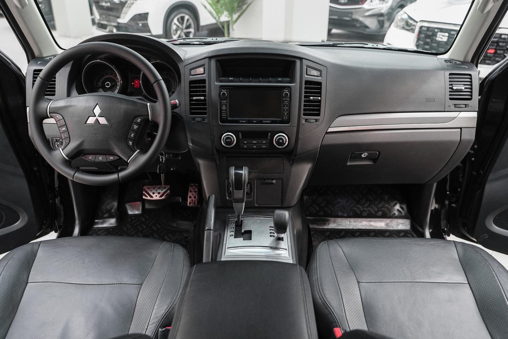 Mitsubishi Pajero 2012, черный, ДЦ Орехово