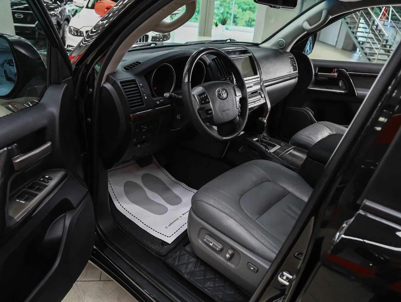 Toyota Land Cruiser 2008, черный, ДЦ Орехово