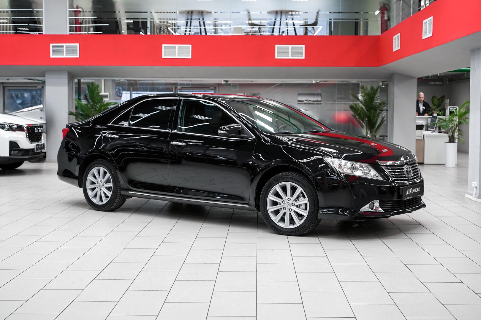 Toyota Camry 2013, черный, ДЦ Орехово