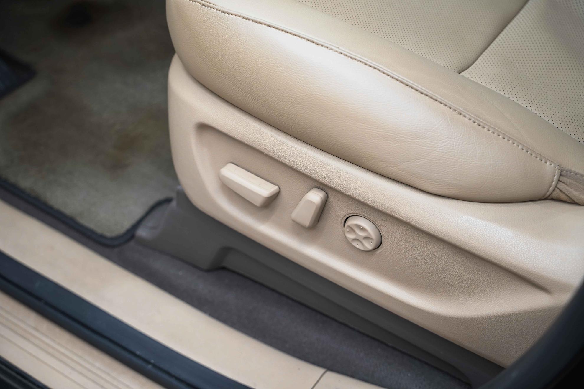 Kia Carnival 2016, черный, ДЦ Орехово