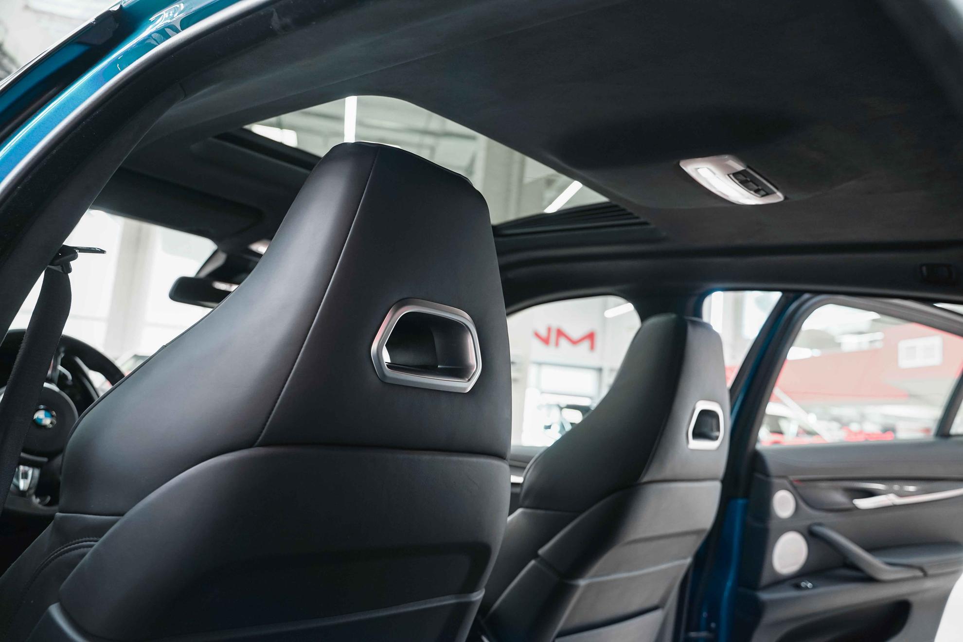 BMW X6 M 2018, голубой, ДЦ Орехово