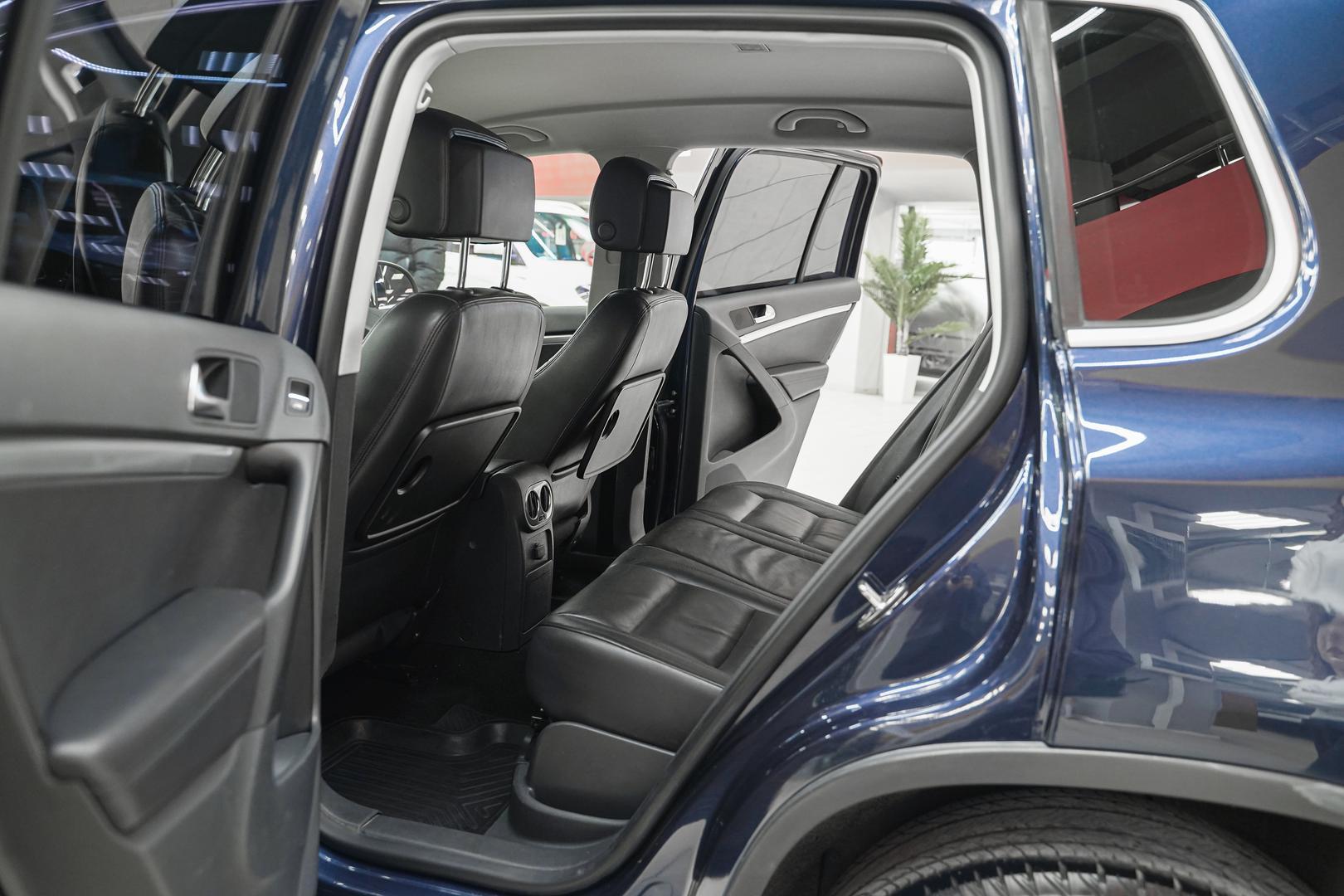 Volkswagen Tiguan 2012, синий, ДЦ Орехово