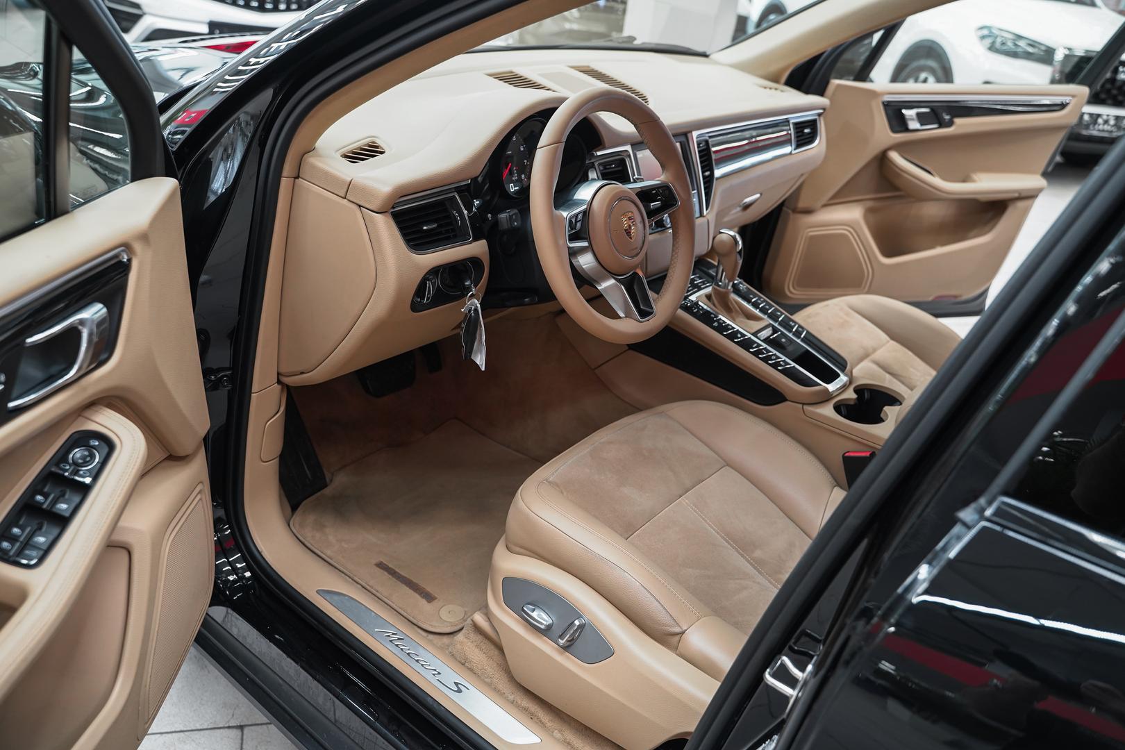 Porsche Macan 2014, черный, ДЦ Орехово