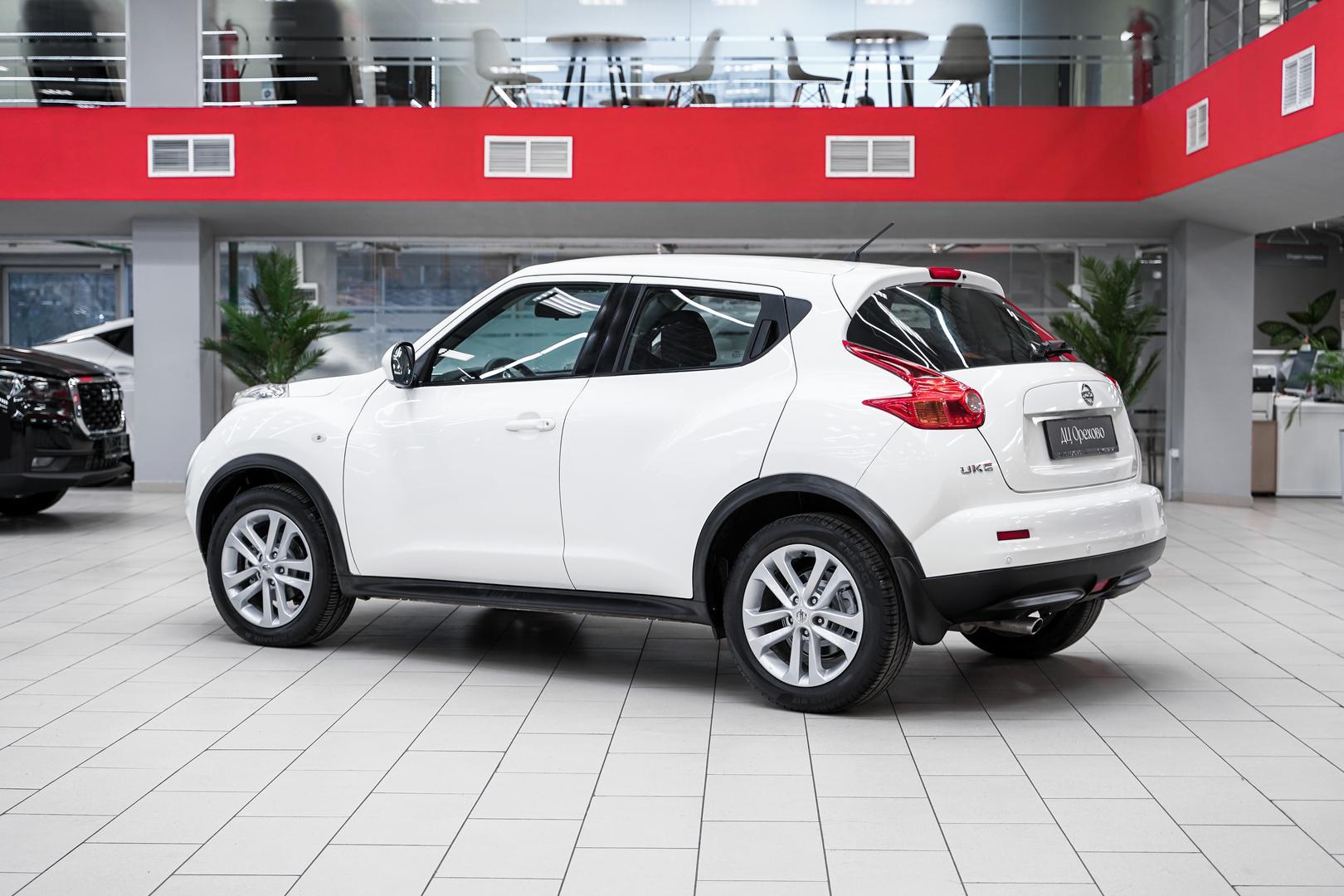 Nissan Juke 2013, белый, ДЦ Орехово