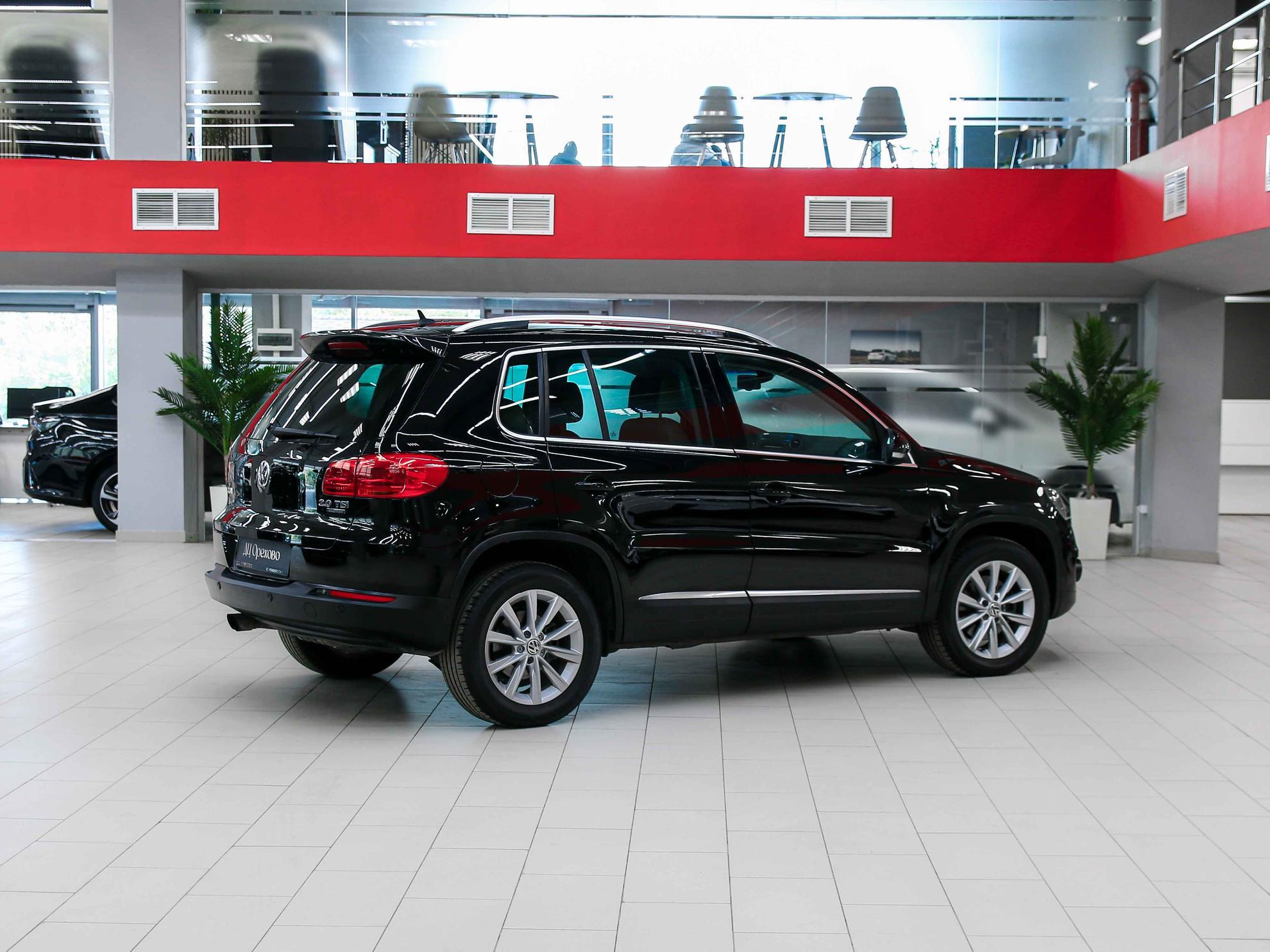 Volkswagen Tiguan 2011, черный, ДЦ Орехово