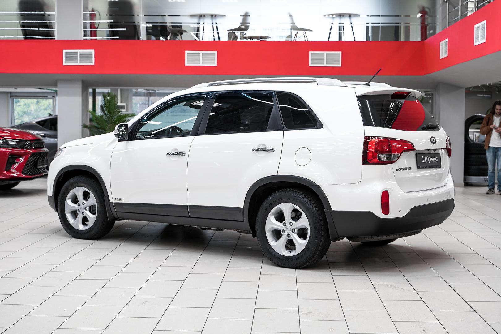 Kia Sorento 2013, белый, ДЦ Орехово