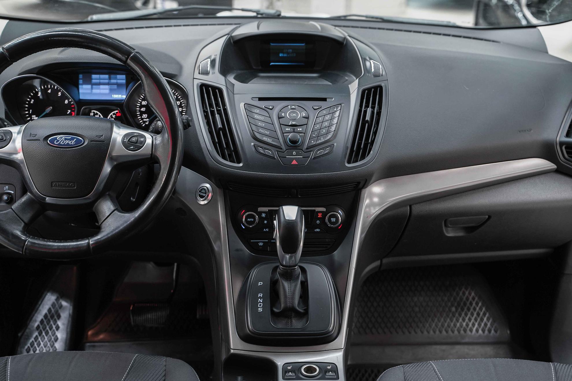 Ford Kuga 2013, белый, ДЦ Орехово