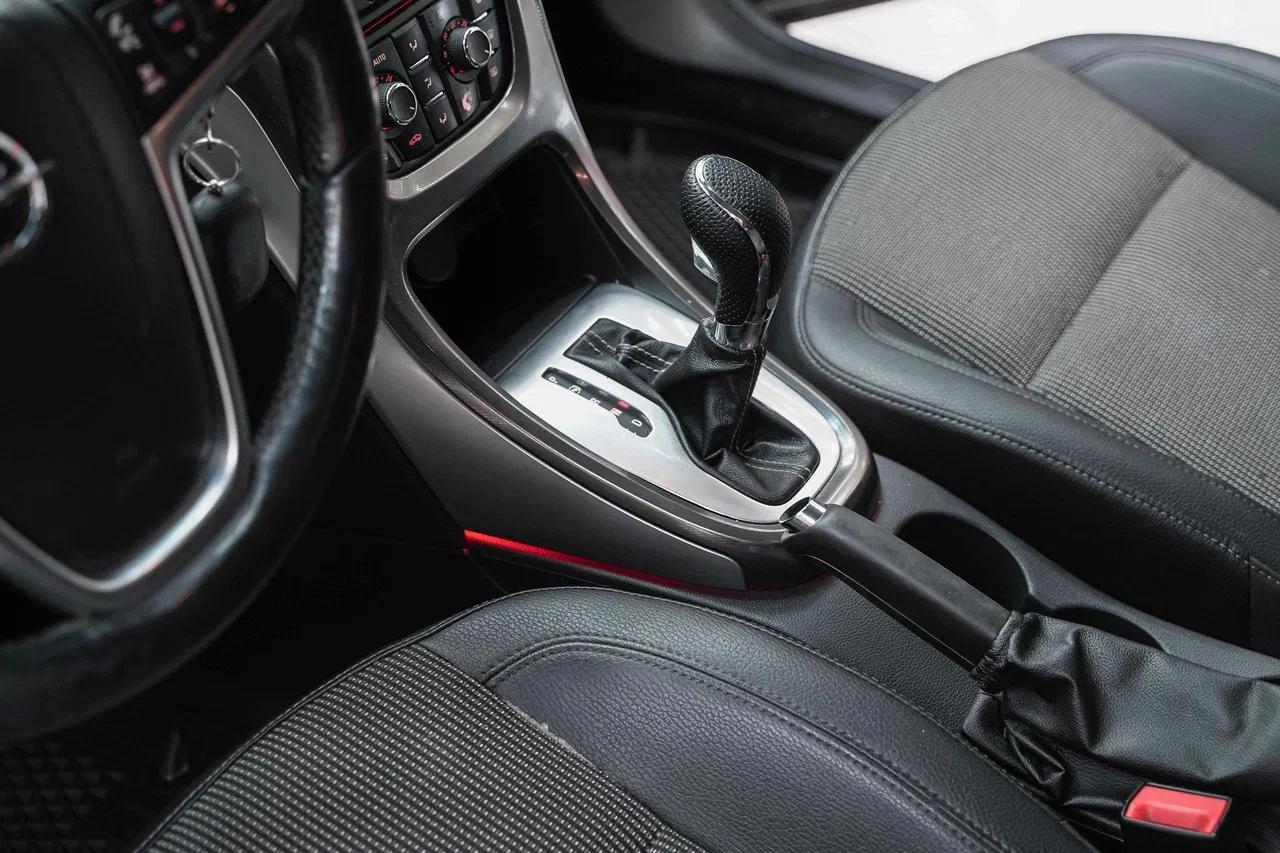 Opel Astra 2012, черный, ДЦ Орехово