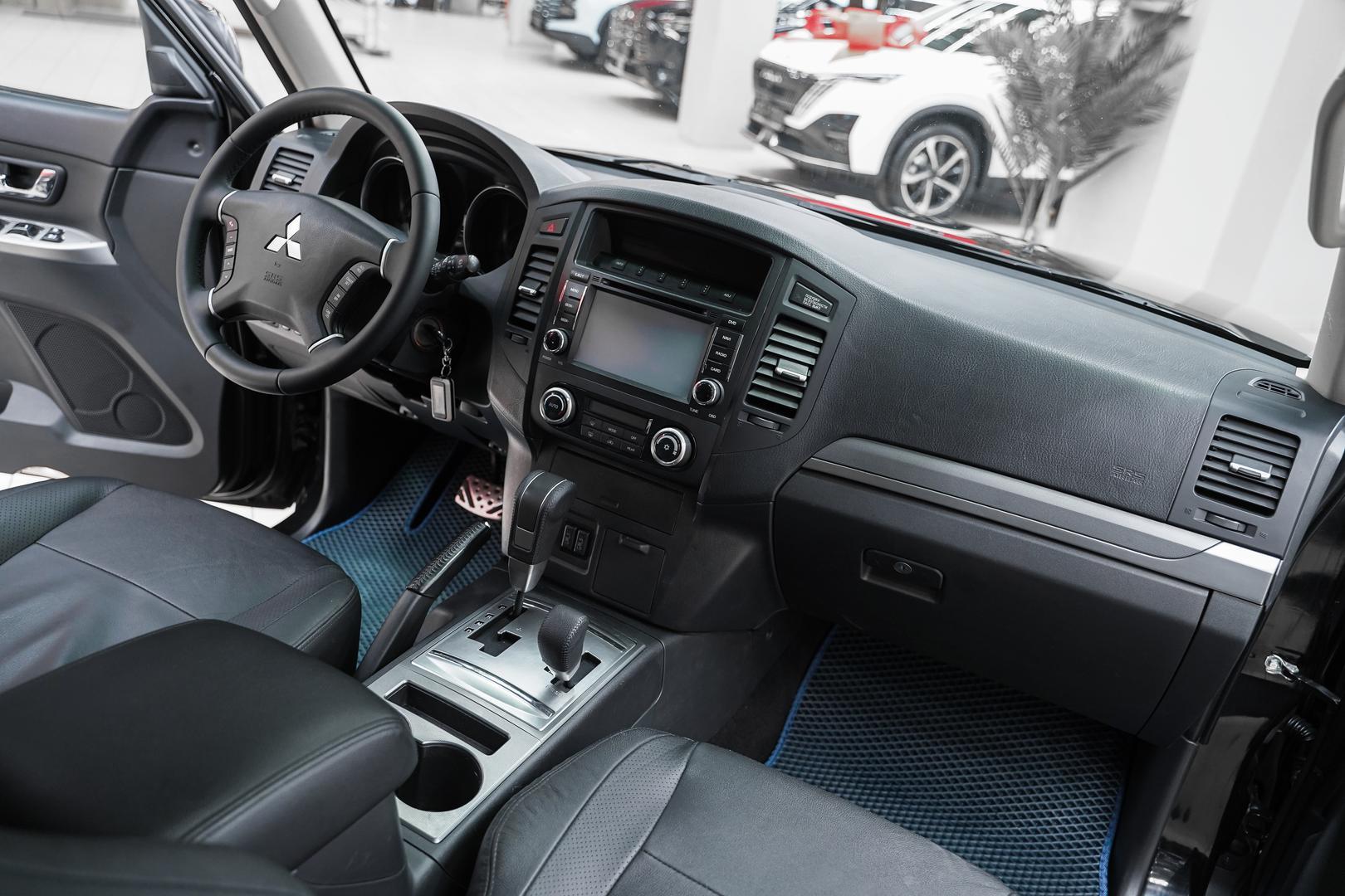 Mitsubishi Pajero 2014, черный, ДЦ Орехово