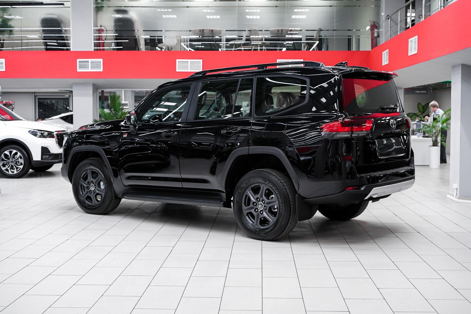 Toyota Land Cruiser 2025, черный, ДЦ Орехово