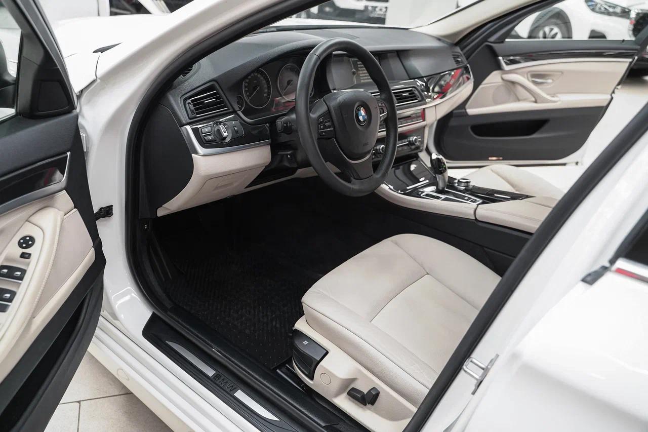 BMW 5 серии 2013, белый, ДЦ Орехово