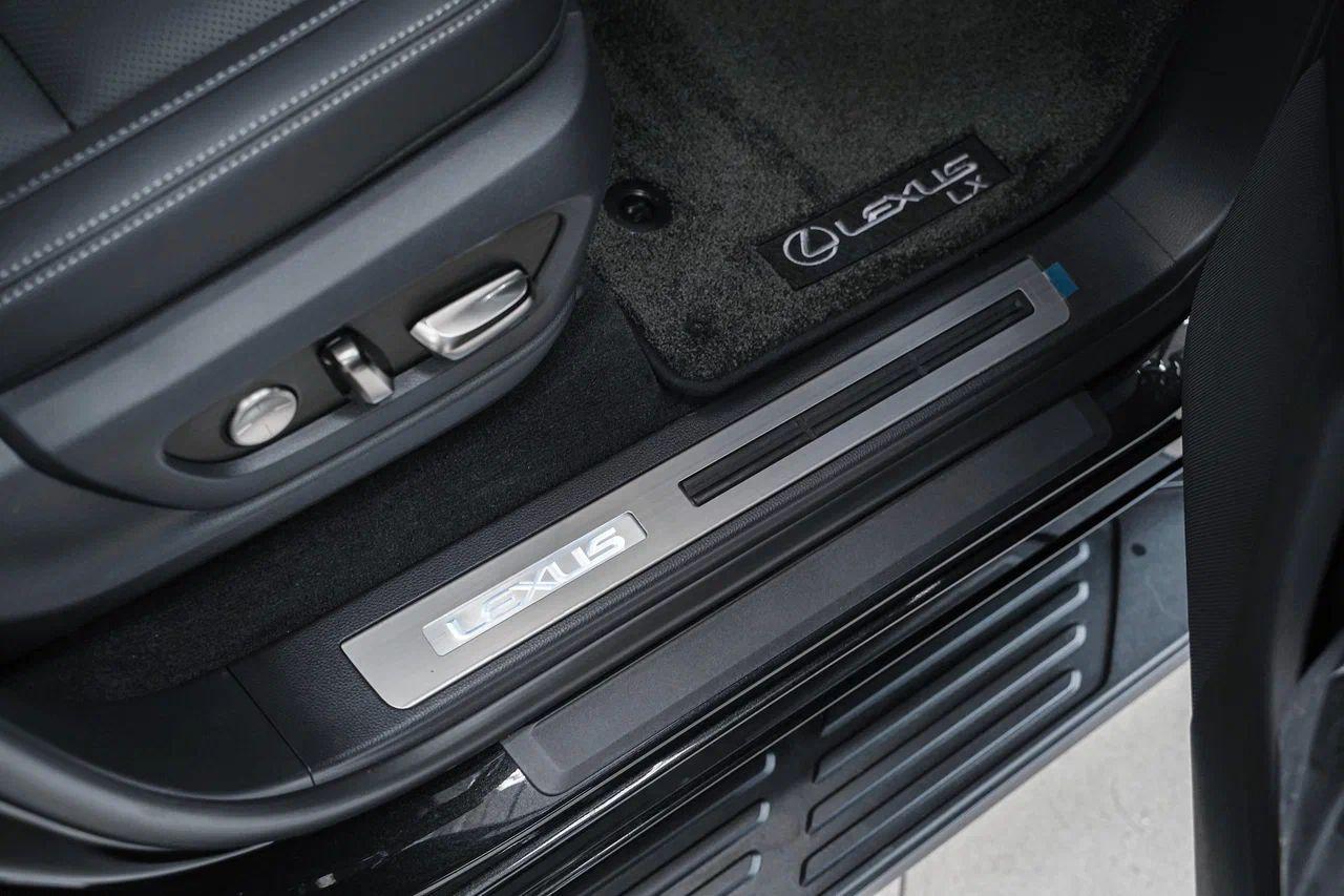 Lexus LX 2024, черный, ДЦ Орехово