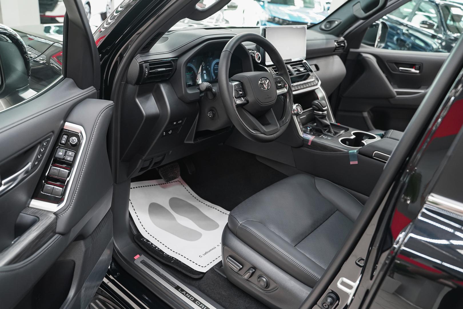 Toyota Land Cruiser 2025, черный, ДЦ Орехово