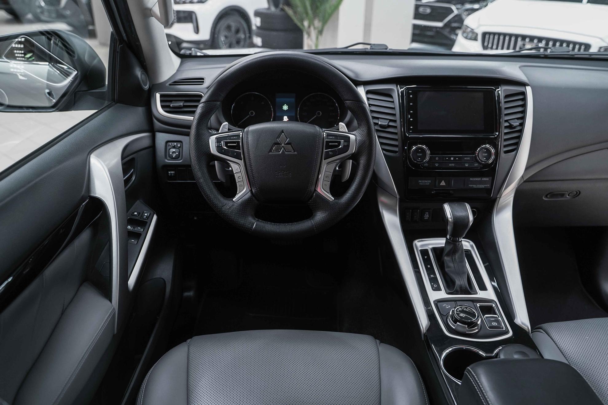 Mitsubishi Pajero Sport 2017, серебряный, ДЦ Орехово