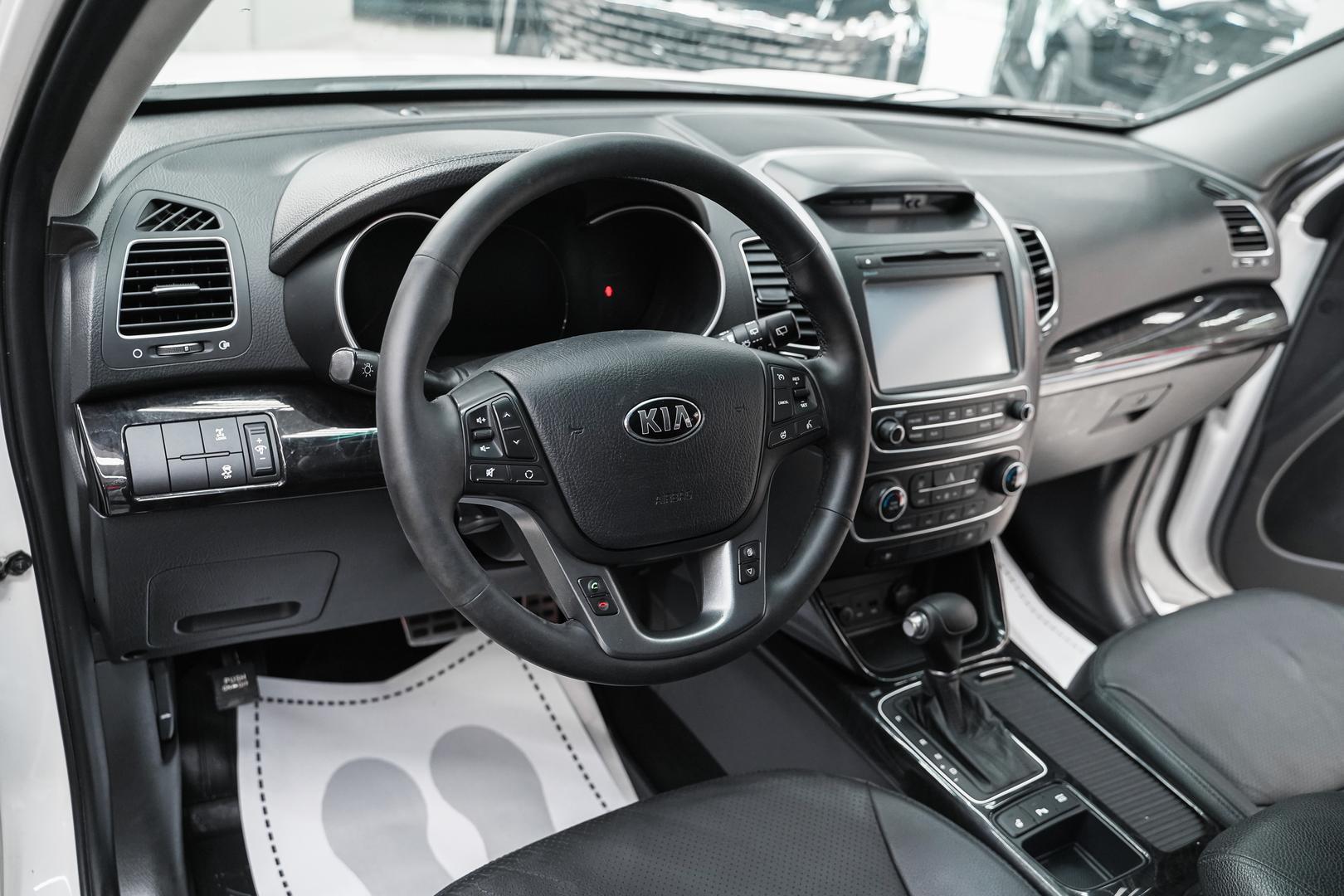 Kia Sorento 2013, белый, ДЦ Орехово