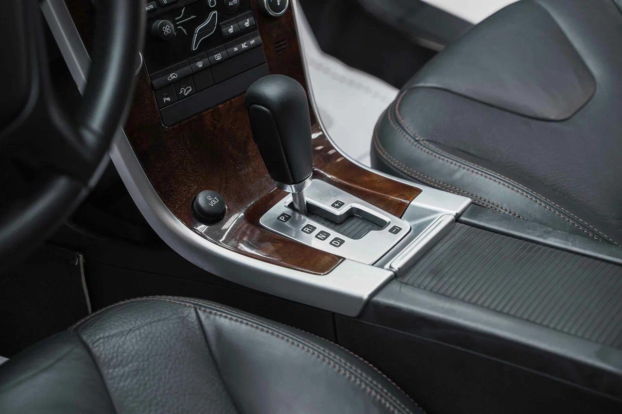 Volvo XC60 2010, серый, ДЦ Орехово