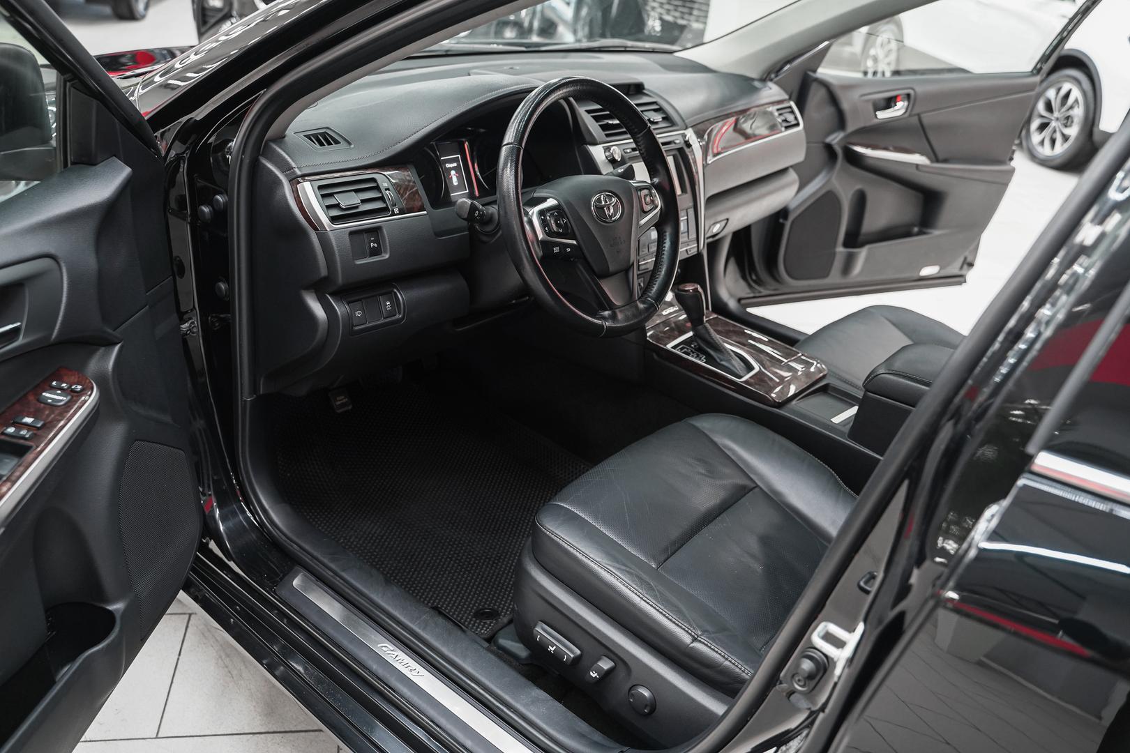 Toyota Camry 2016, черный, ДЦ Орехово