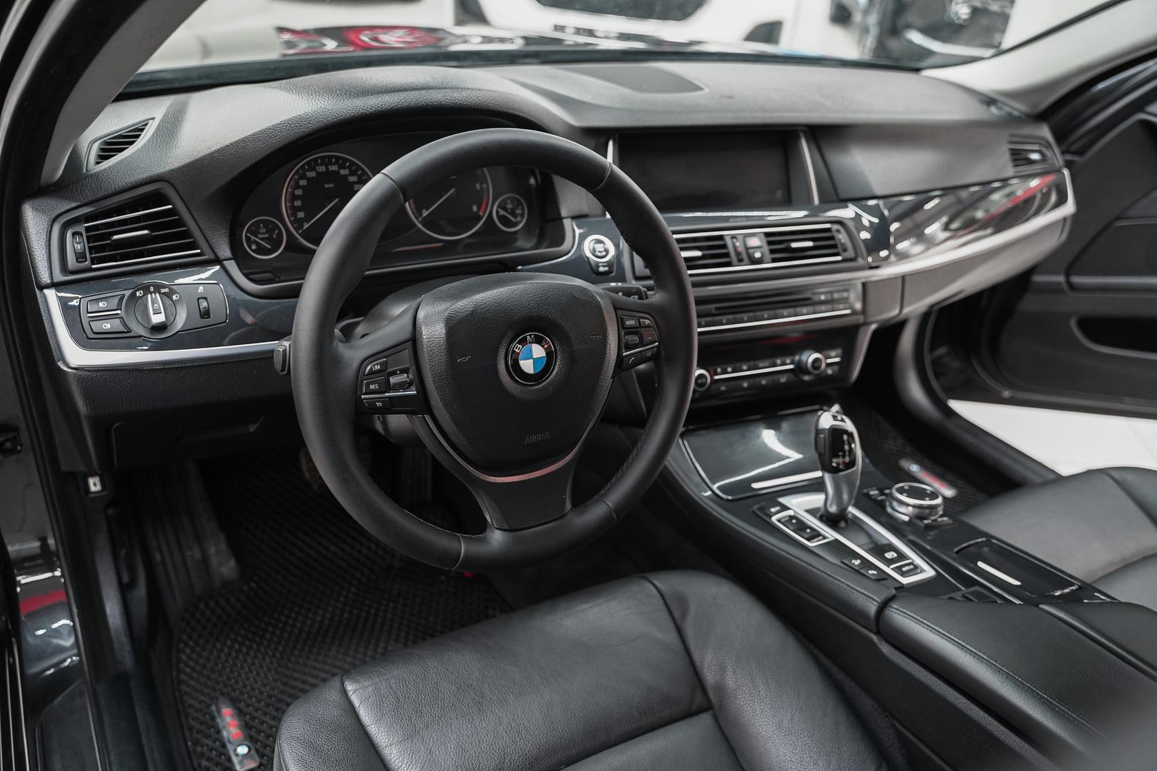 BMW 5 серии 2012, черный, ДЦ Орехово