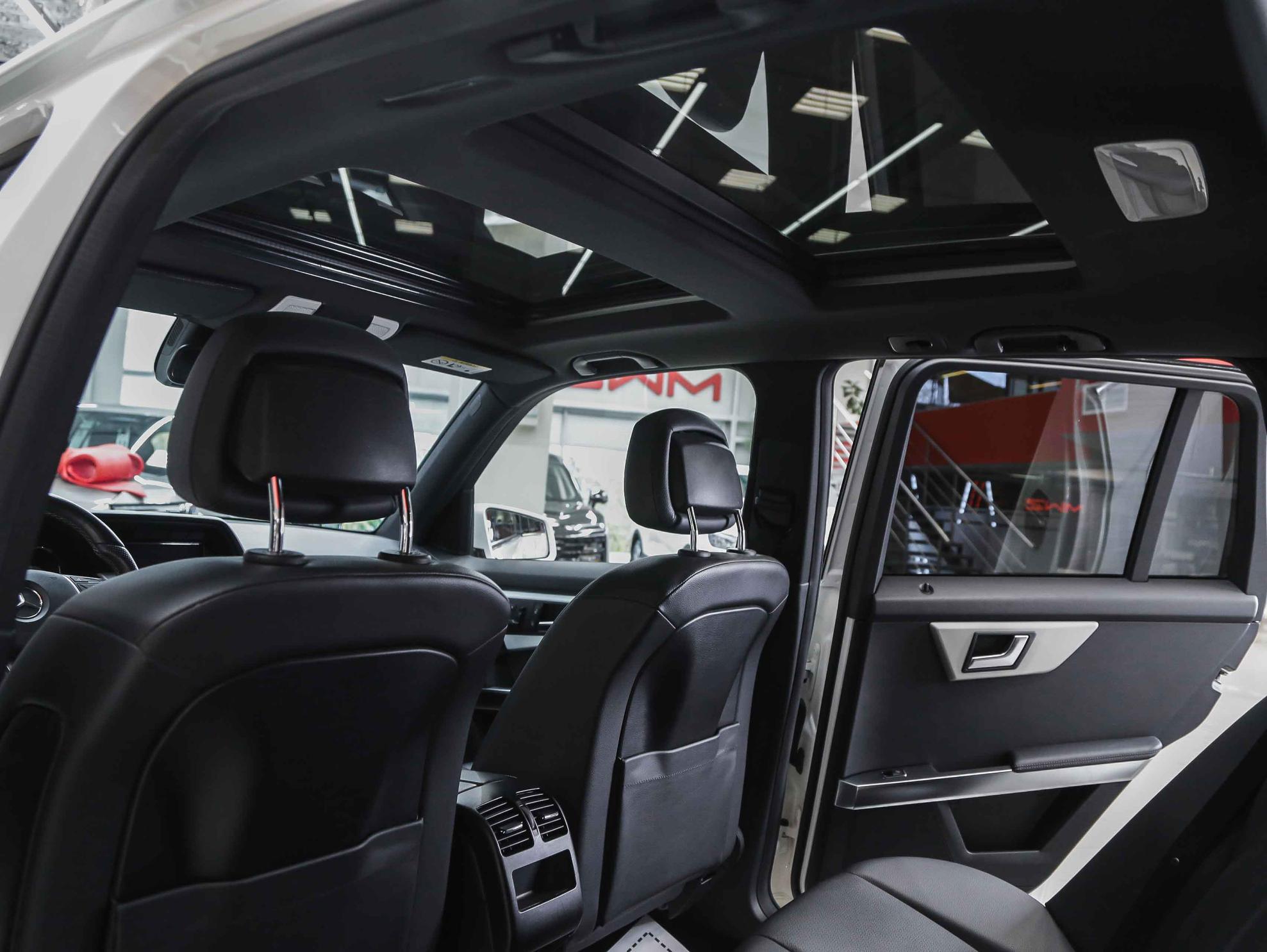 Mercedes-Benz GLK-Класс 2015, белый, ДЦ Орехово