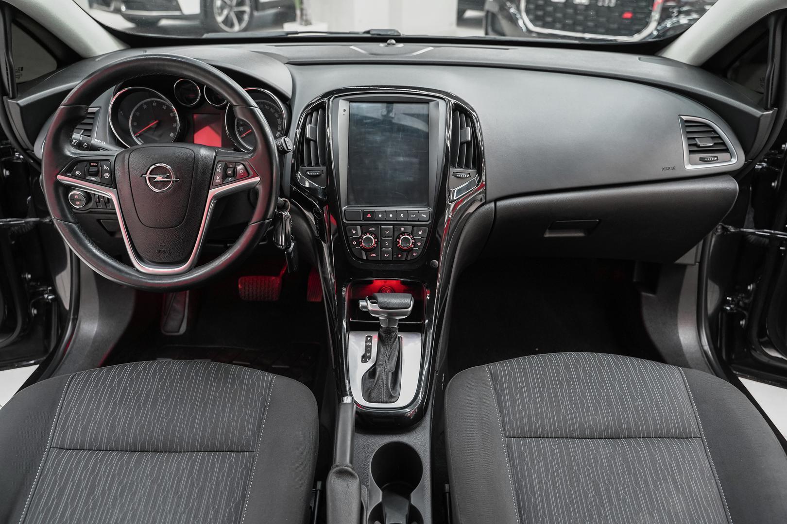 Opel Astra 2013, черный, ДЦ Орехово
