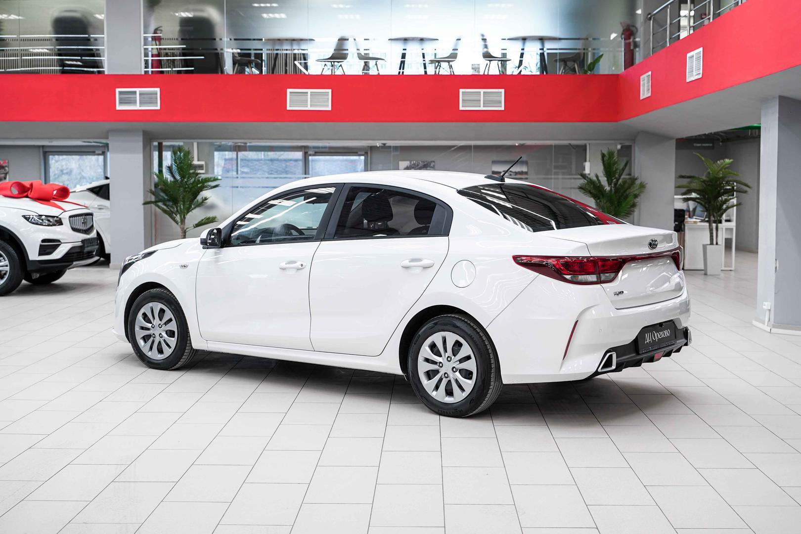 Kia Rio 2021, белый, ДЦ Орехово