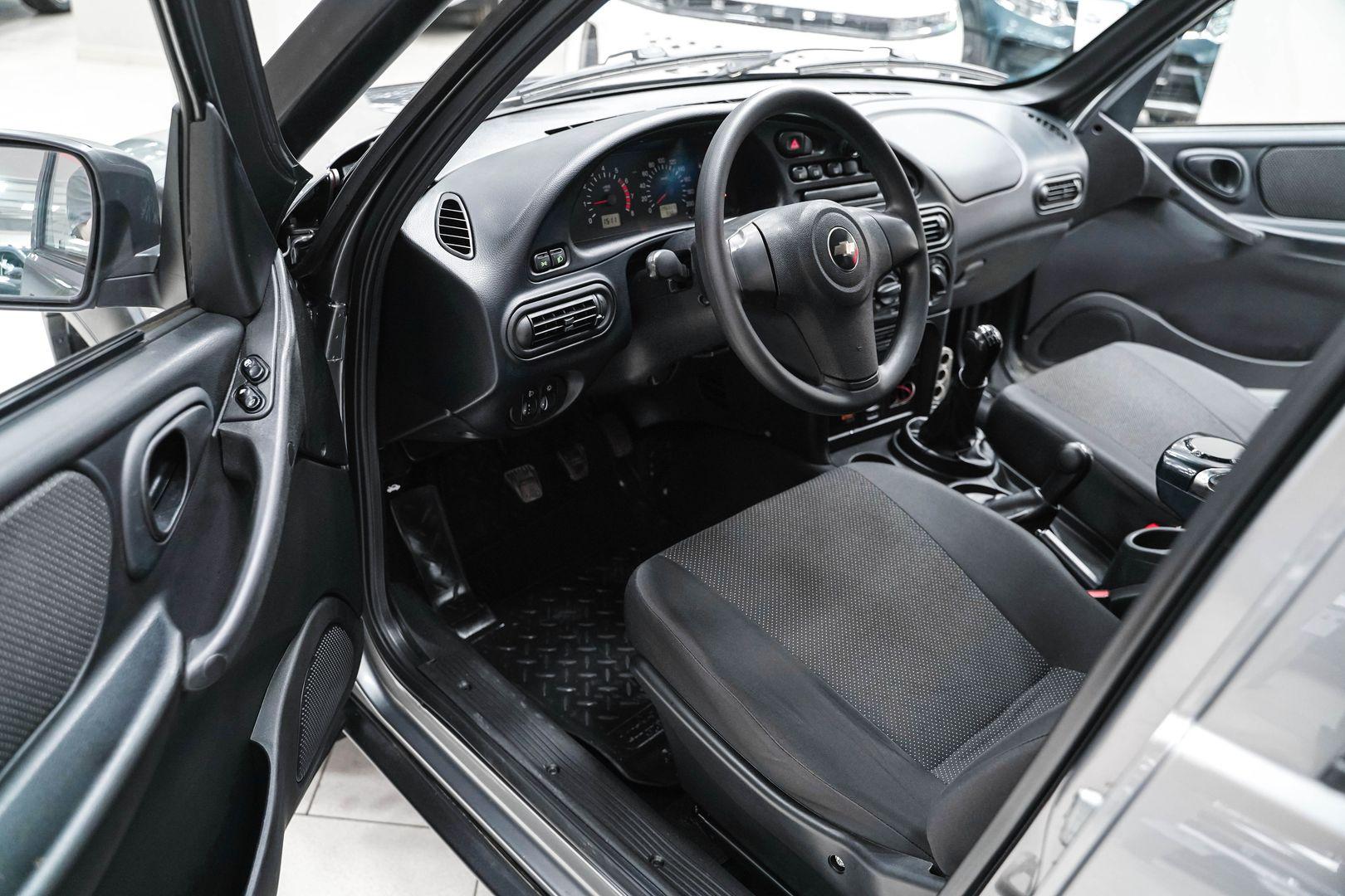 Chevrolet Niva 2013, серый, ДЦ Орехово
