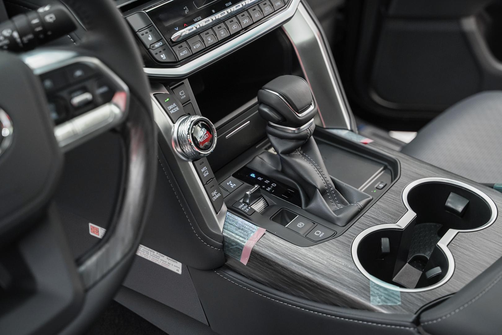 Toyota Land Cruiser 2025, черный, ДЦ Орехово