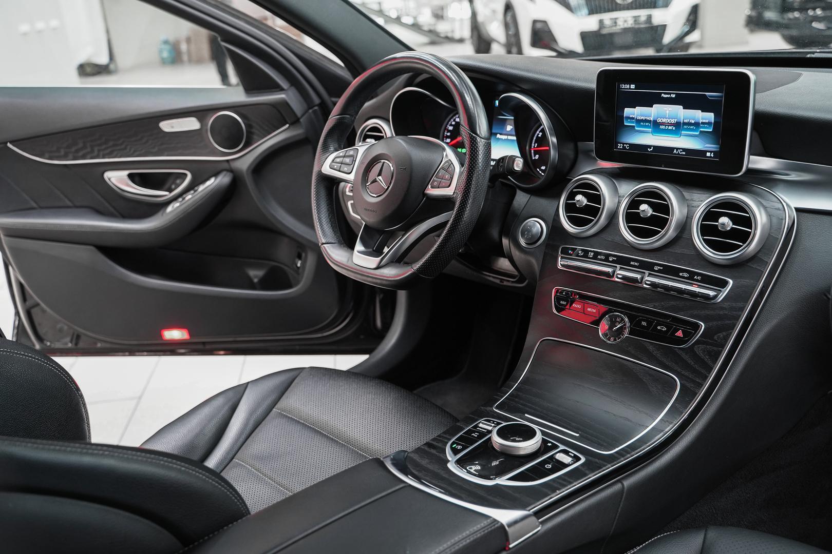 Mercedes-Benz C-Класс 2017, черный, ДЦ Орехово
