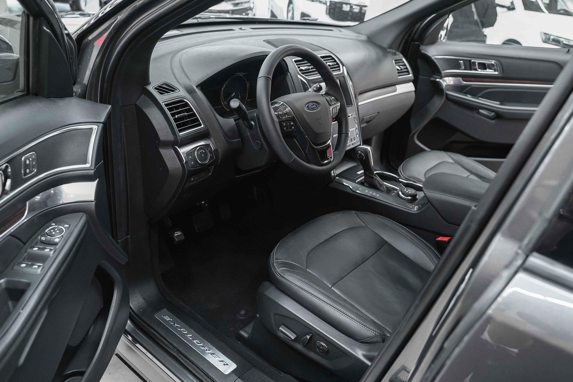 Ford Explorer 2018, серый, ДЦ Орехово