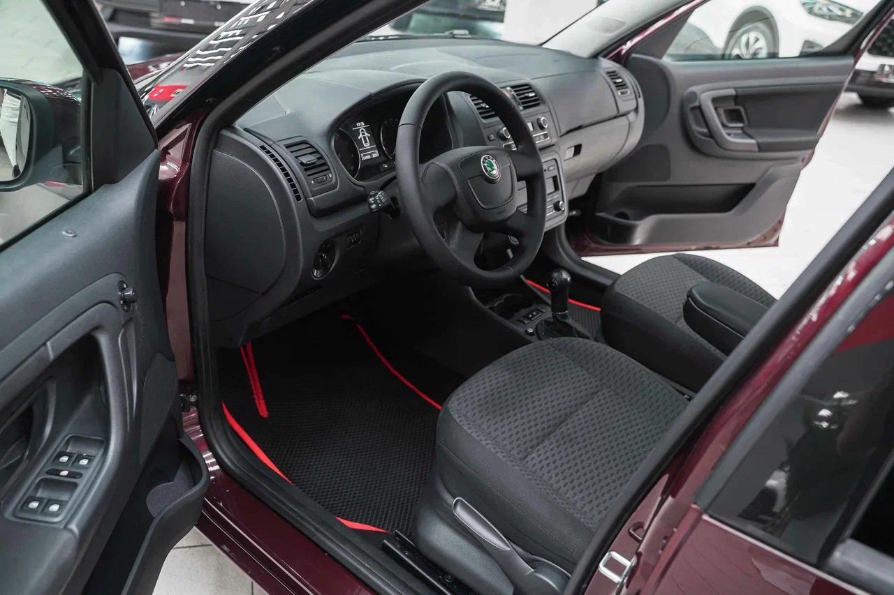 Skoda Roomster 2012, пурпурный, ДЦ Орехово