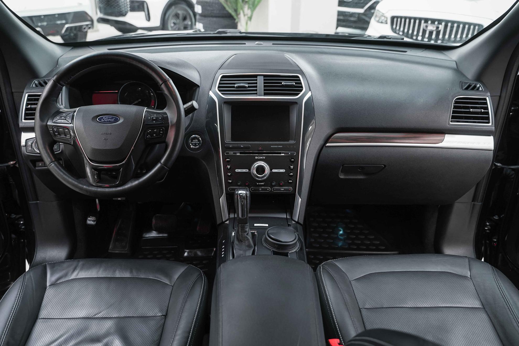 Ford Explorer 2016, черный, ДЦ Орехово