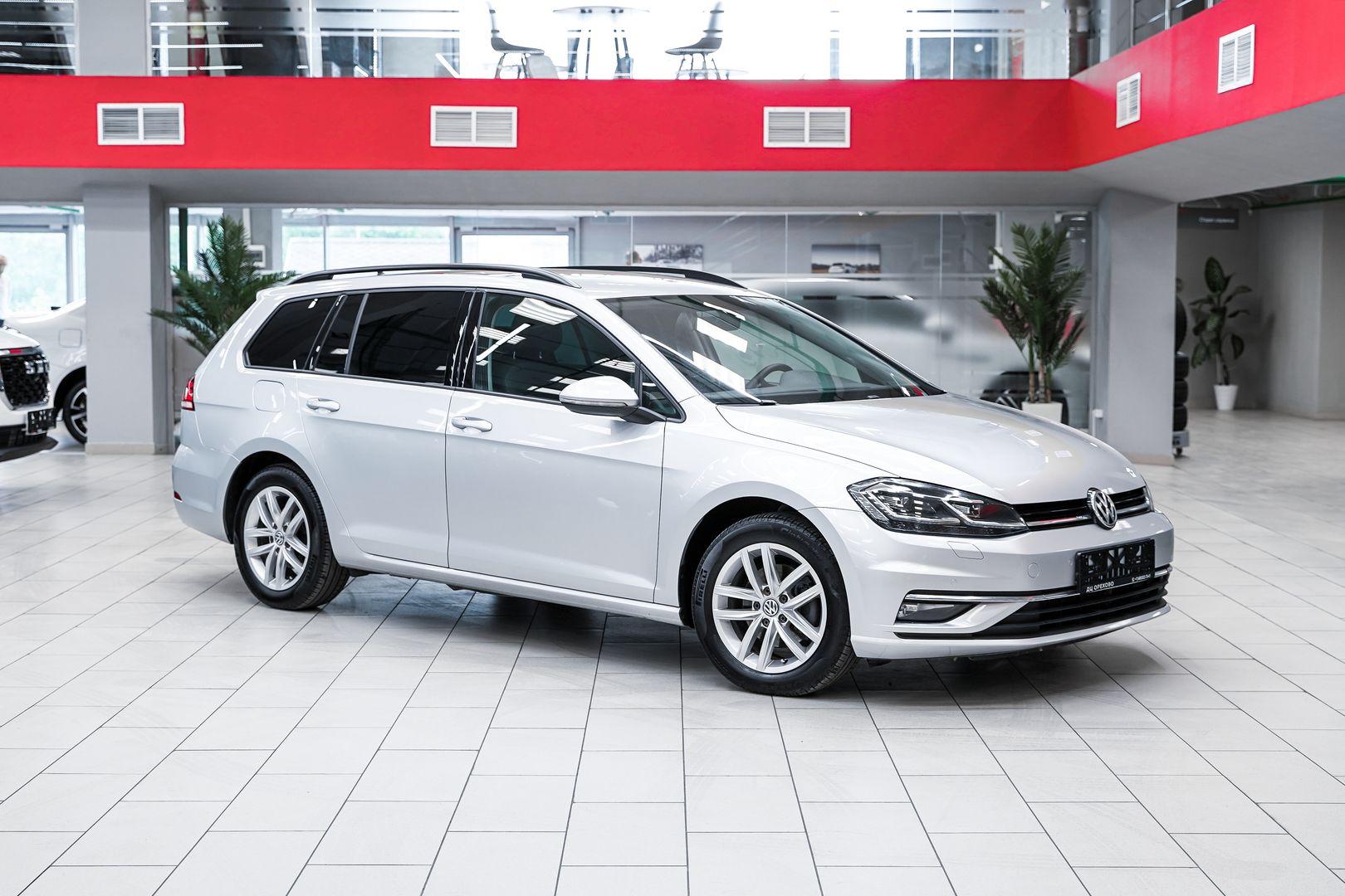 Volkswagen Golf 2019, серый, ДЦ Орехово