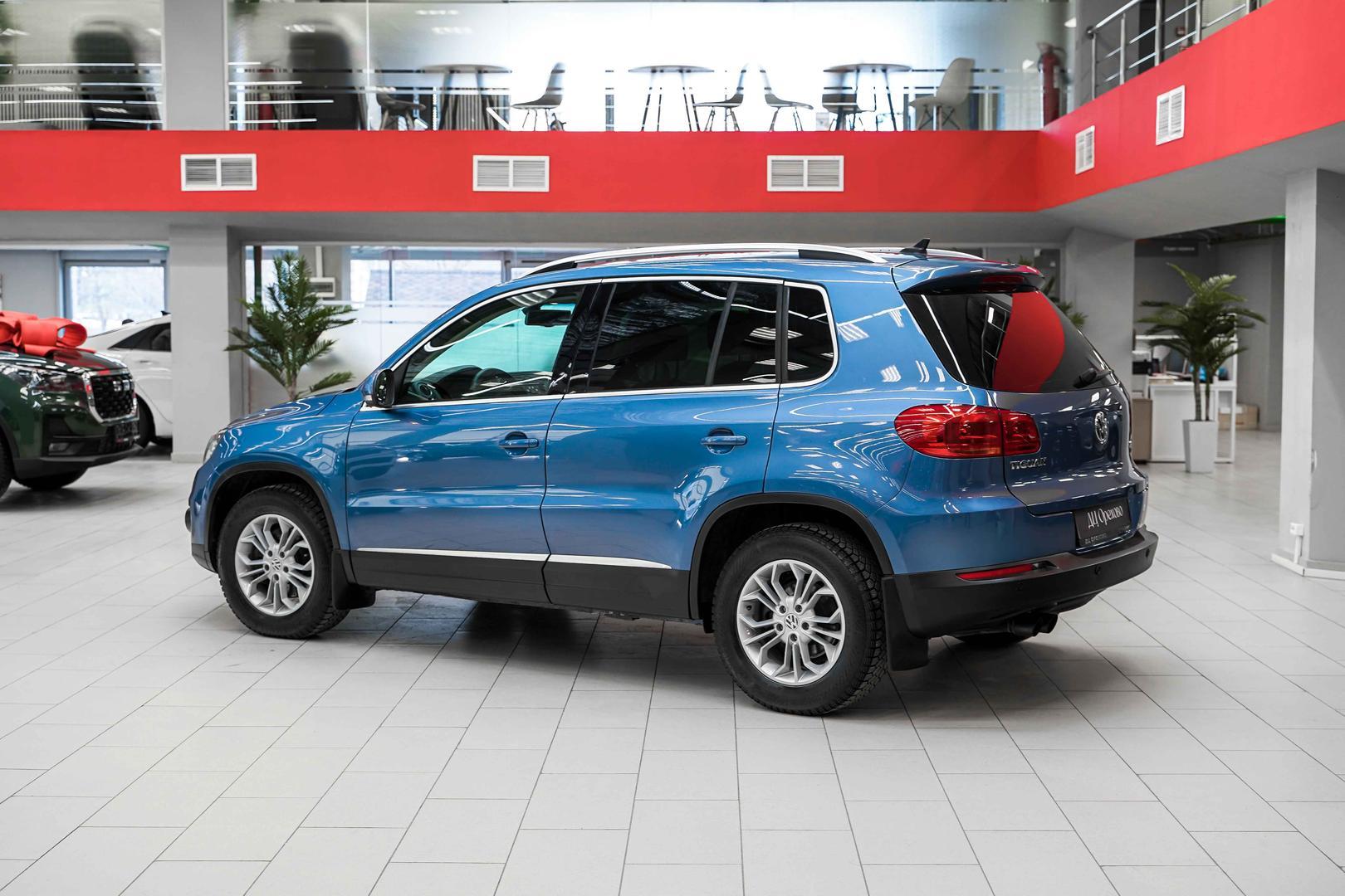 Volkswagen Tiguan 2011, синий, ДЦ Орехово