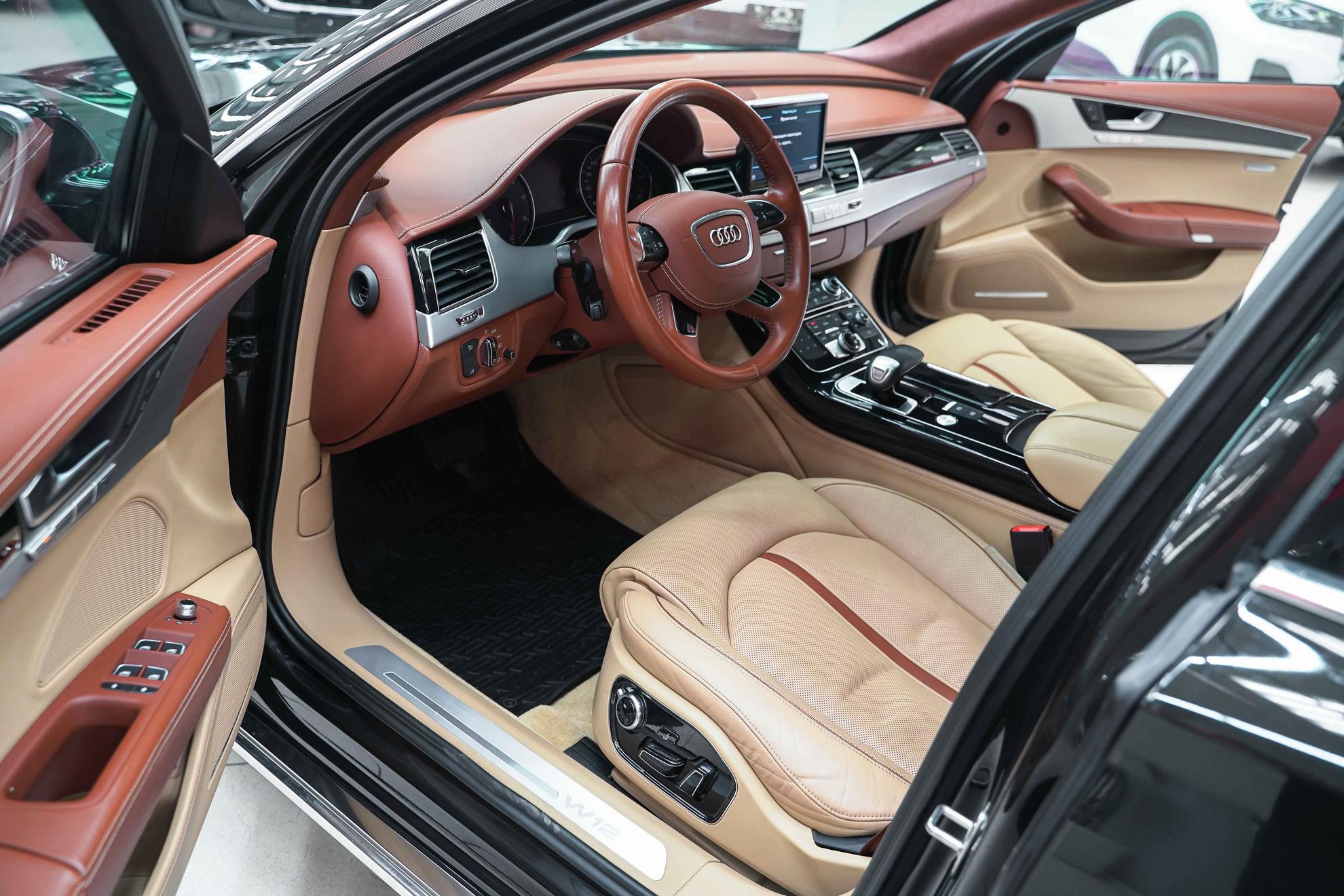 Audi A8 2012, черный, ДЦ Орехово