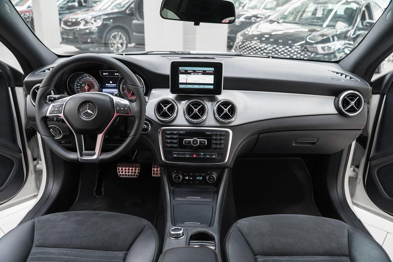 Mercedes-Benz CLA 2014, белый, ДЦ Орехово