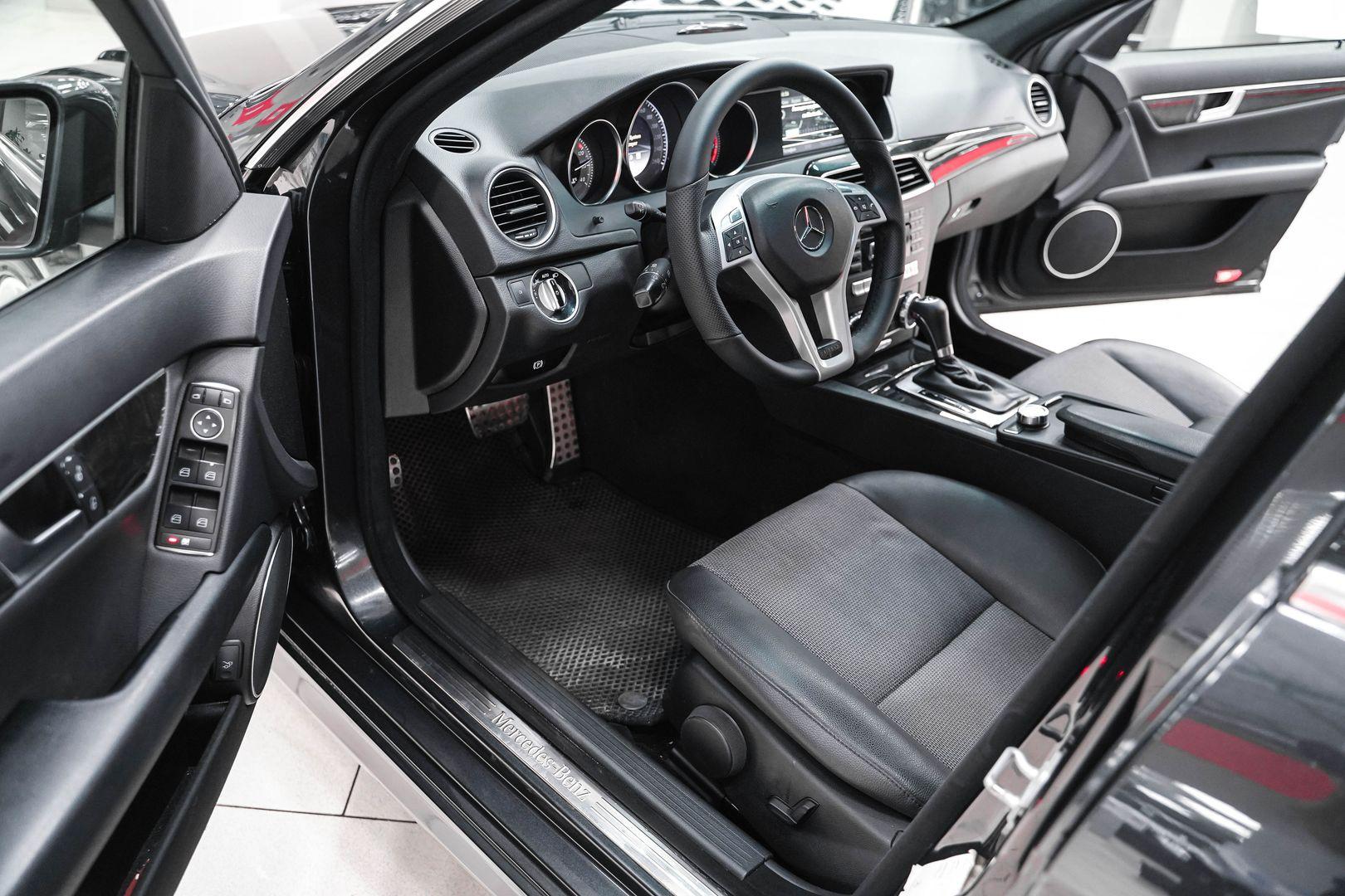 Mercedes-Benz C-Класс 2011, черный, ДЦ Орехово