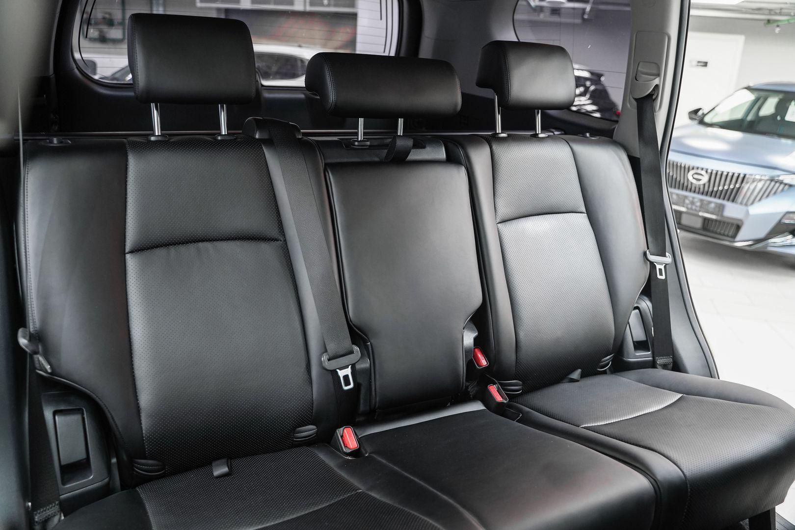 Toyota Land Cruiser Prado 2015, белый, ДЦ Орехово