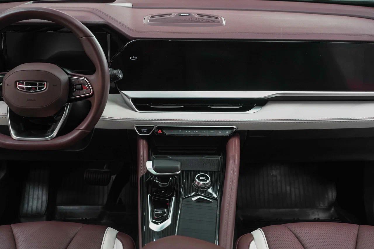 Geely Monjaro 2023, серый, ДЦ Орехово
