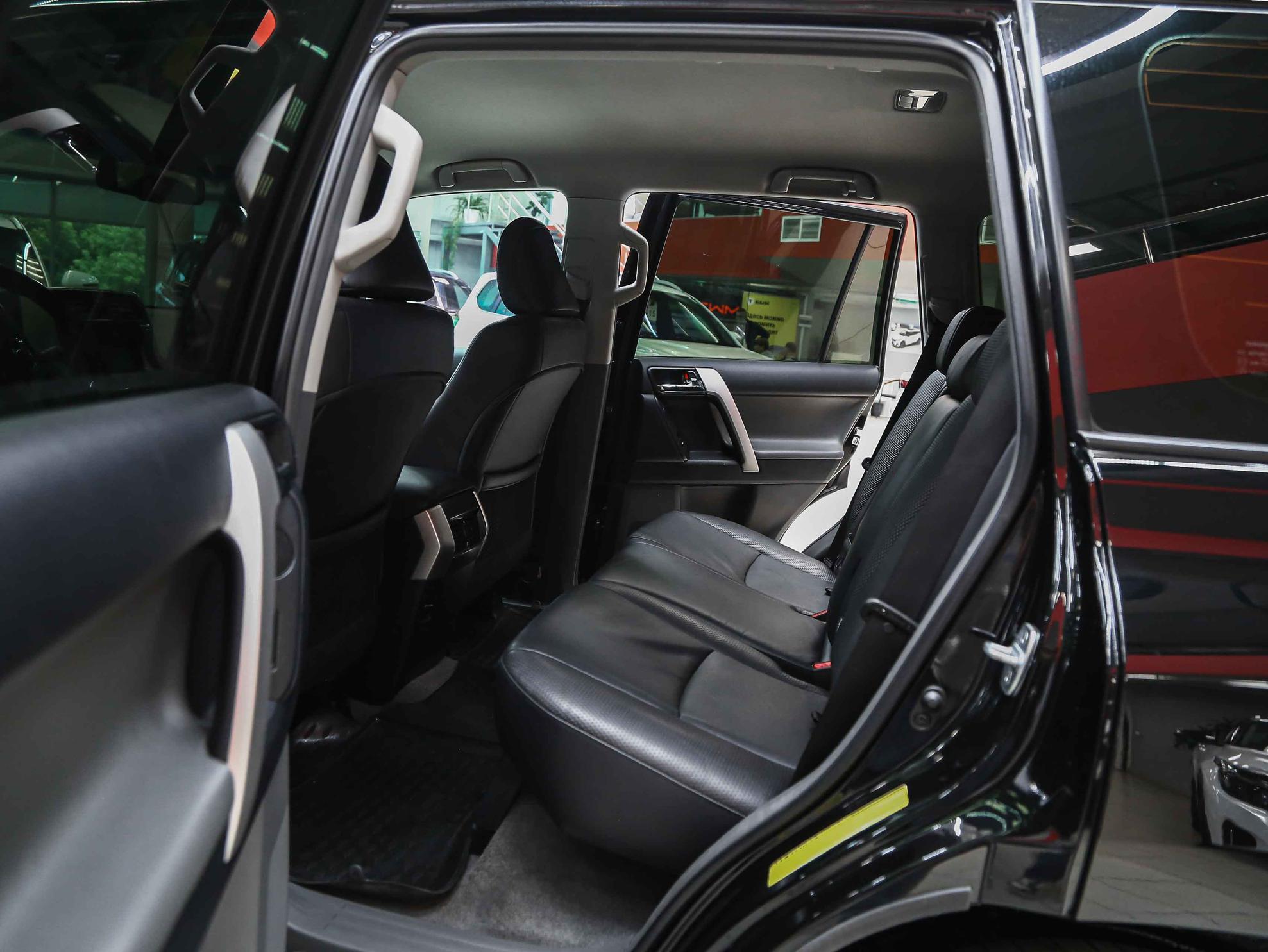 Toyota Land Cruiser Prado 2013, черный, ДЦ Орехово