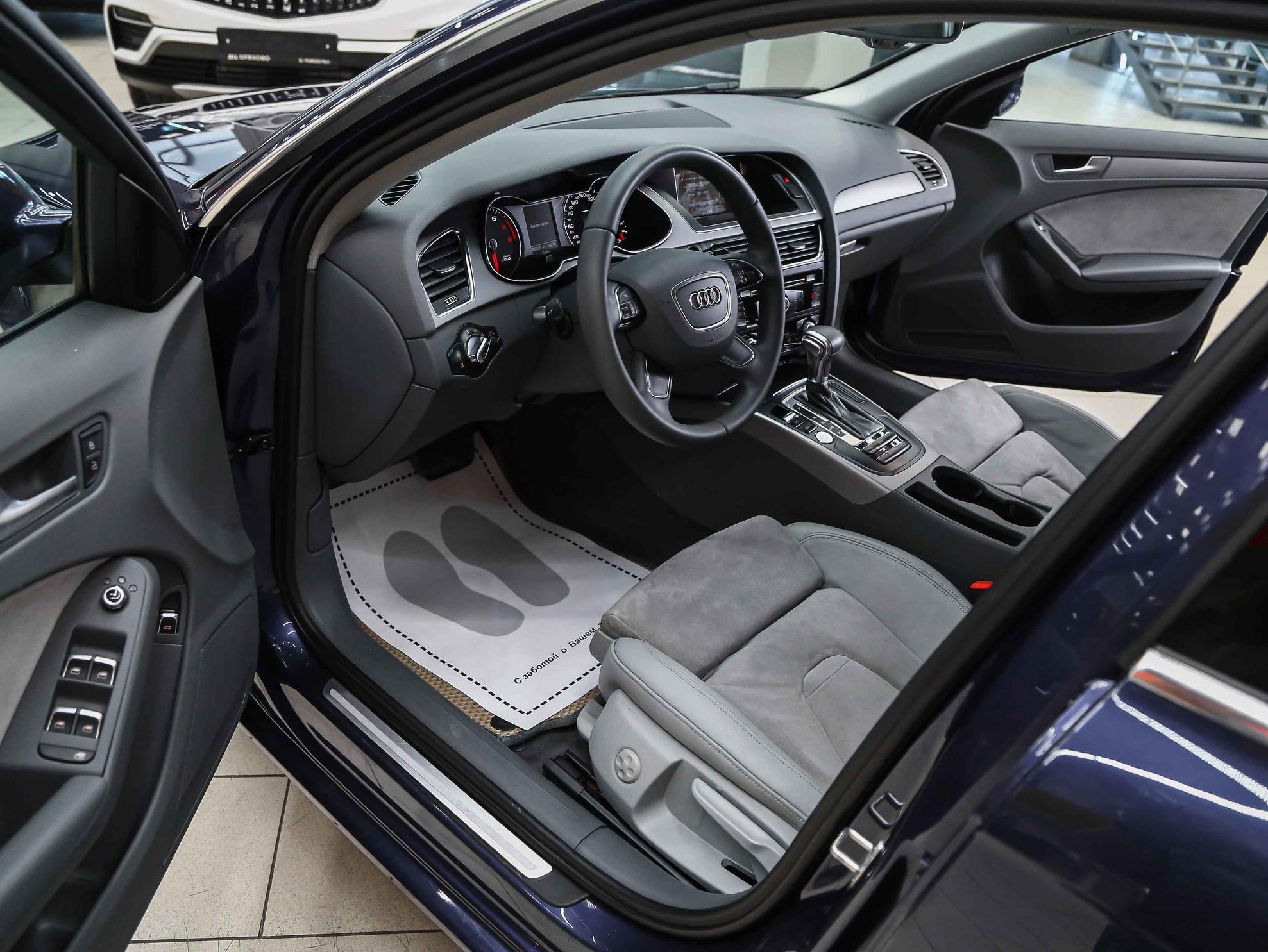 Audi A4 2012, синий, ДЦ Орехово