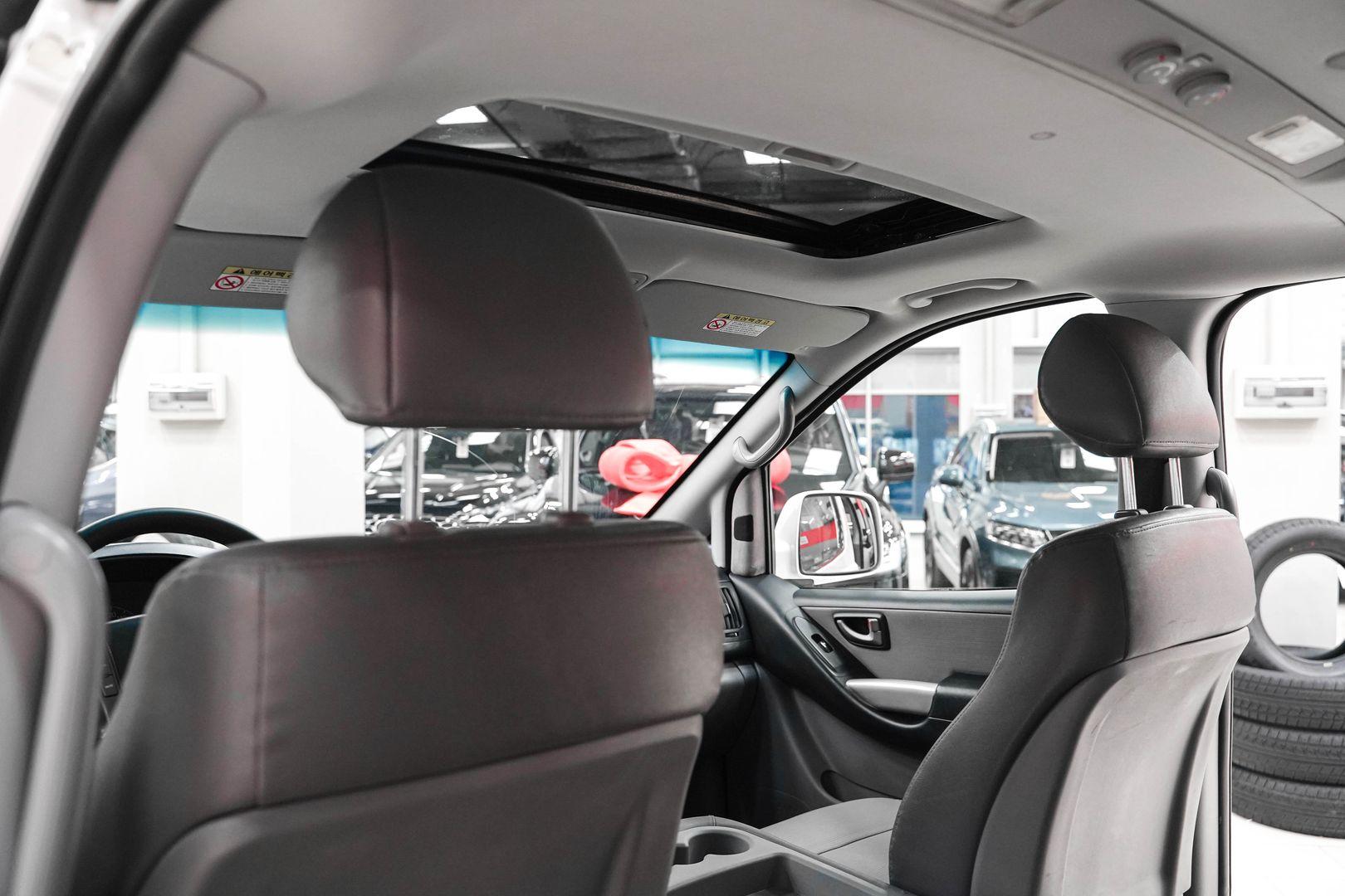 Hyundai Grand Starex 2010, белый, ДЦ Орехово