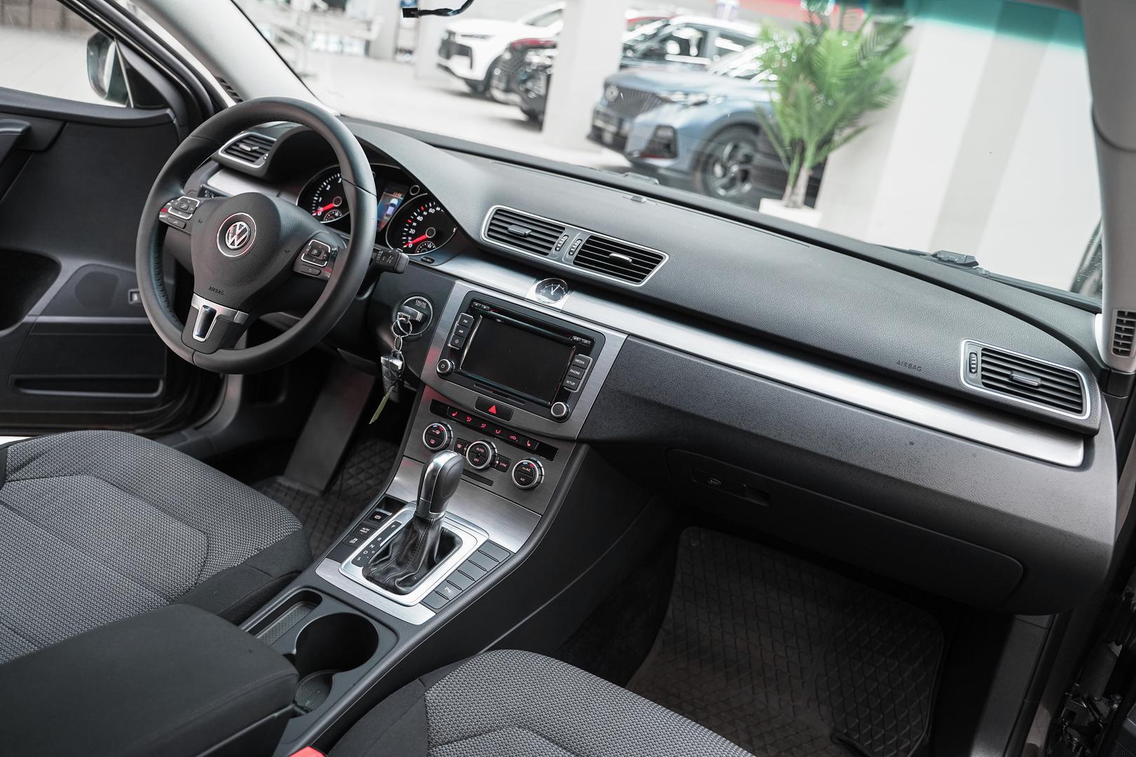 Volkswagen Passat 2013, коричневый, ДЦ Орехово