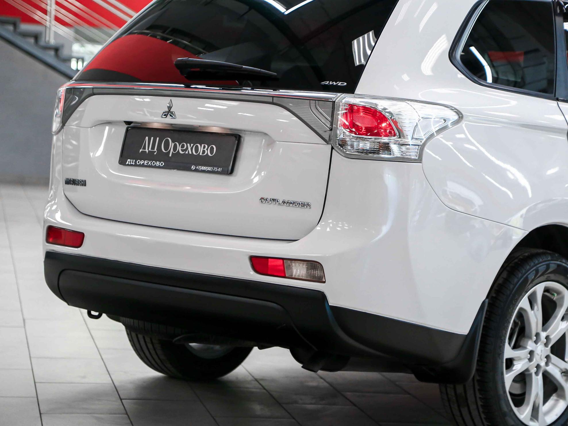 Mitsubishi Outlander 2012, белый, ДЦ Орехово