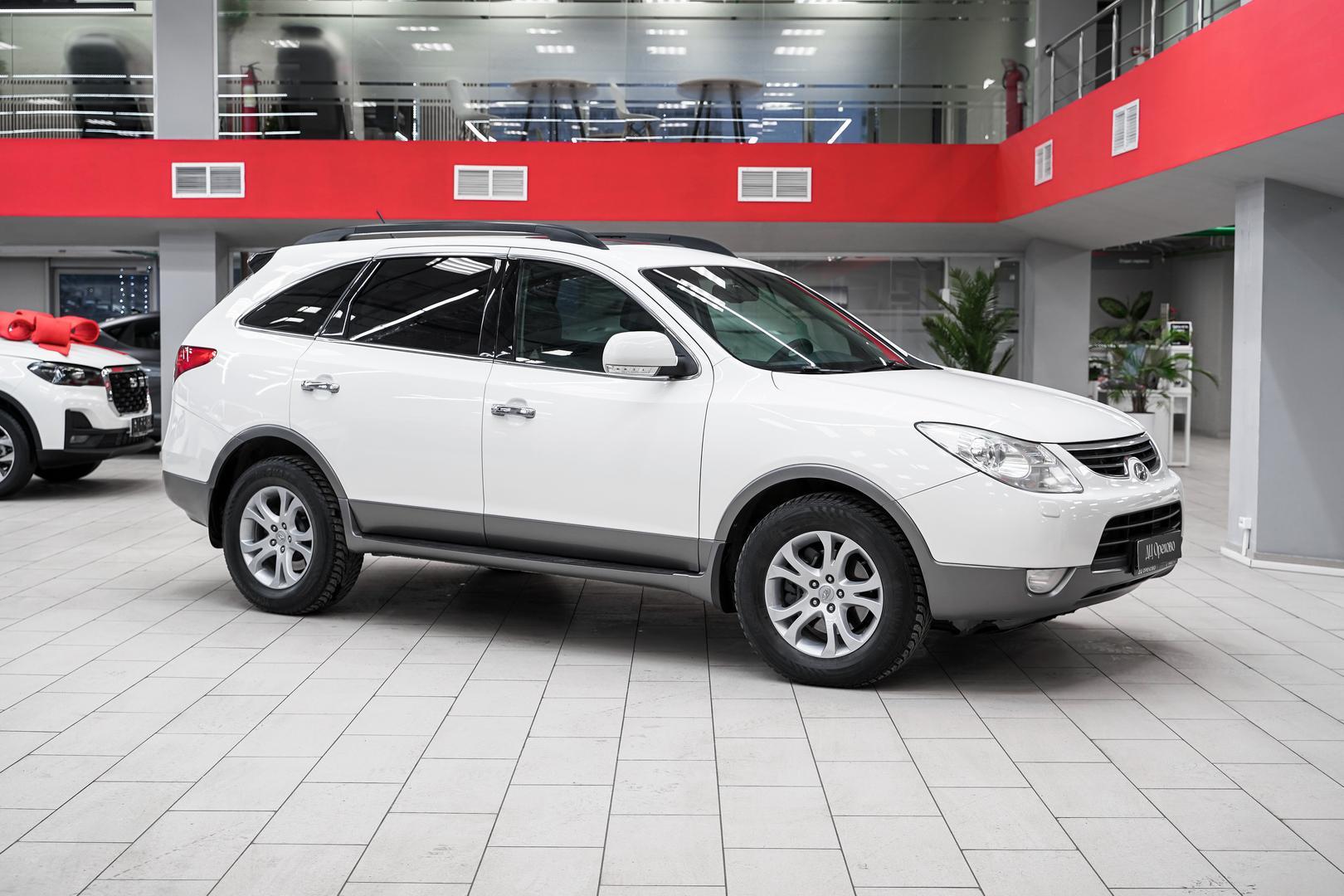 Hyundai ix55 2010, белый, ДЦ Орехово